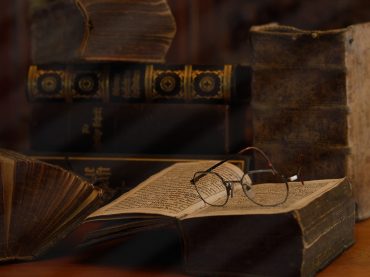 Deutsche Literaturepochen – wir erklären dir Klassik, Barock und Co.!